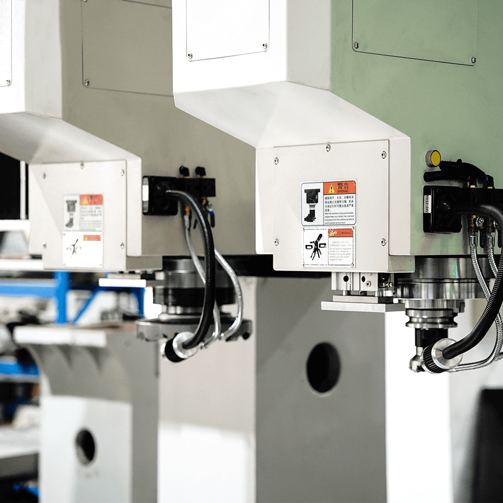 Rigid box-way construction in the Z-axis